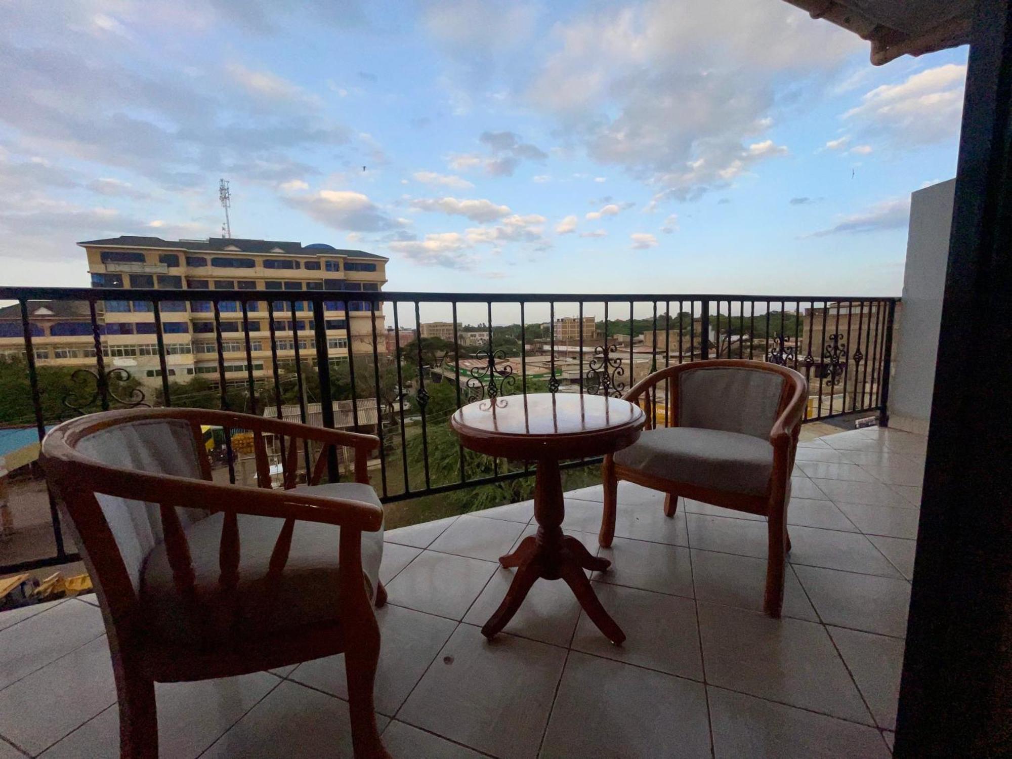 Iman Hotel Isiolo Extérieur photo