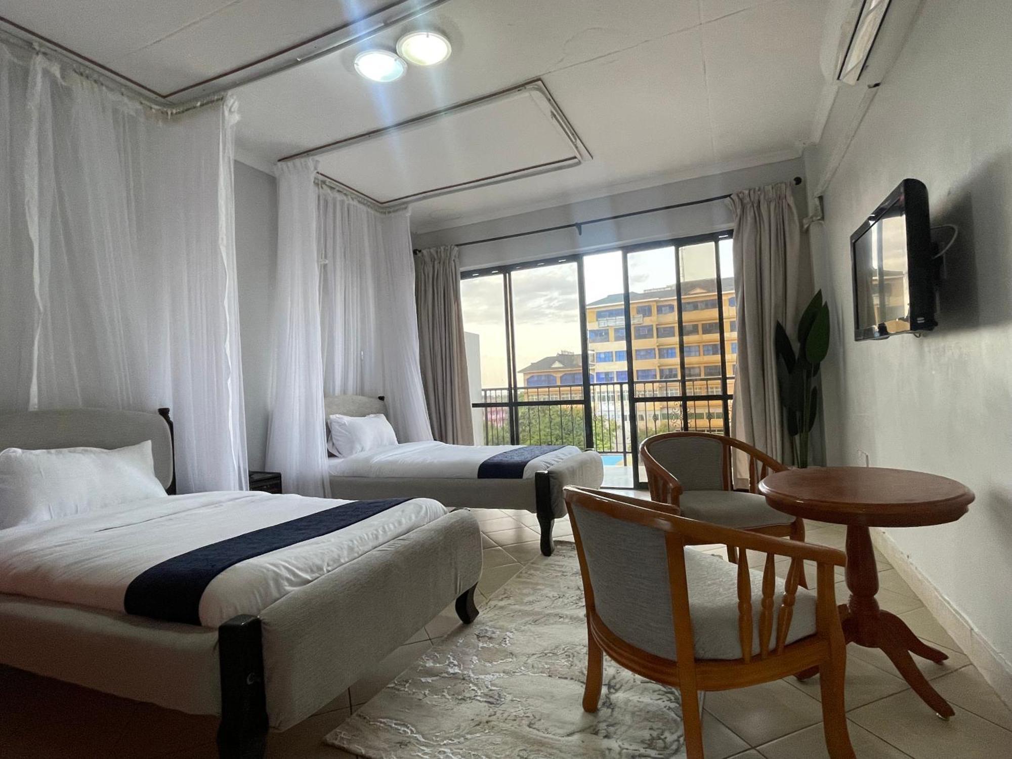 Iman Hotel Isiolo Extérieur photo