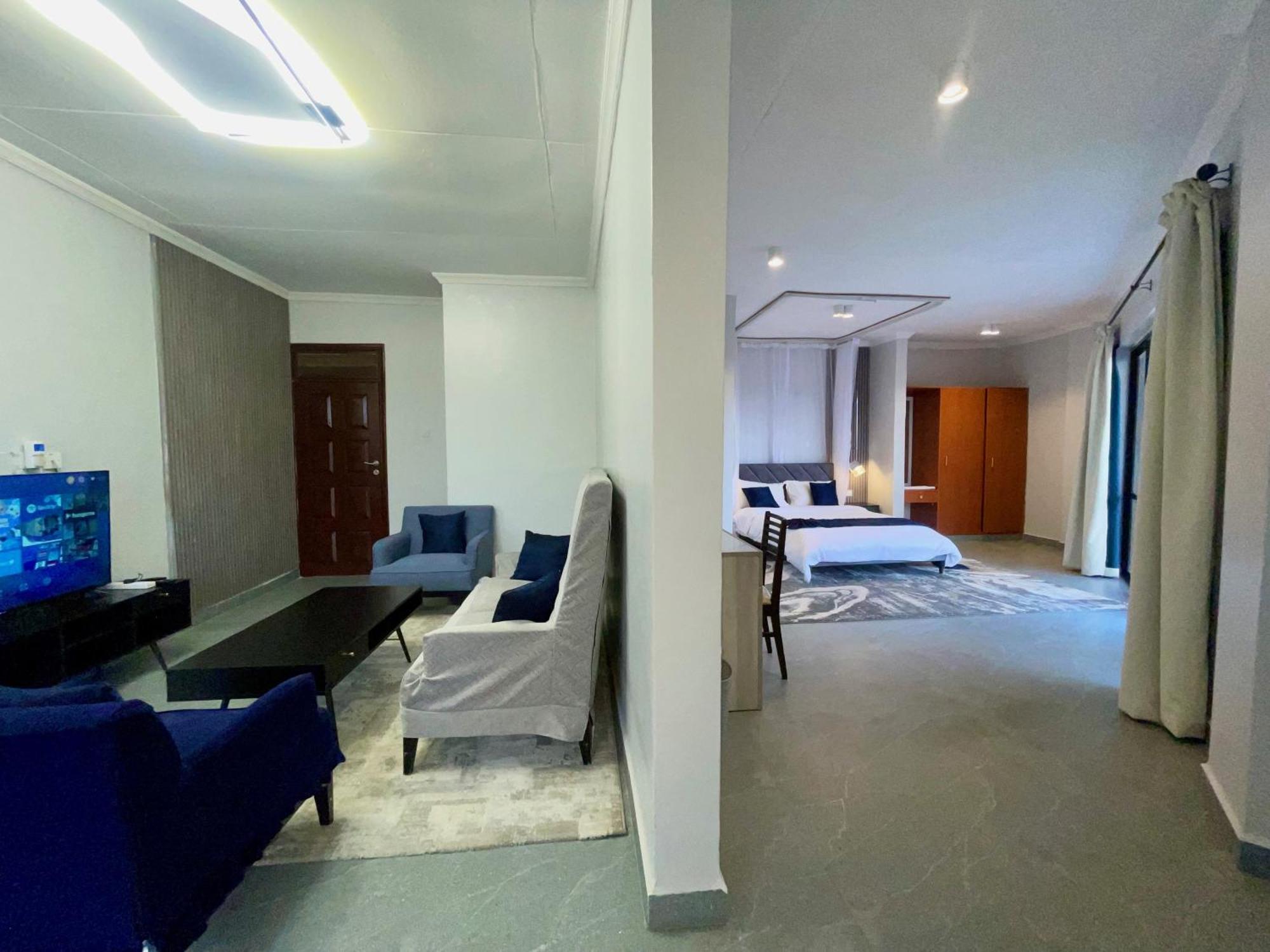 Iman Hotel Isiolo Extérieur photo