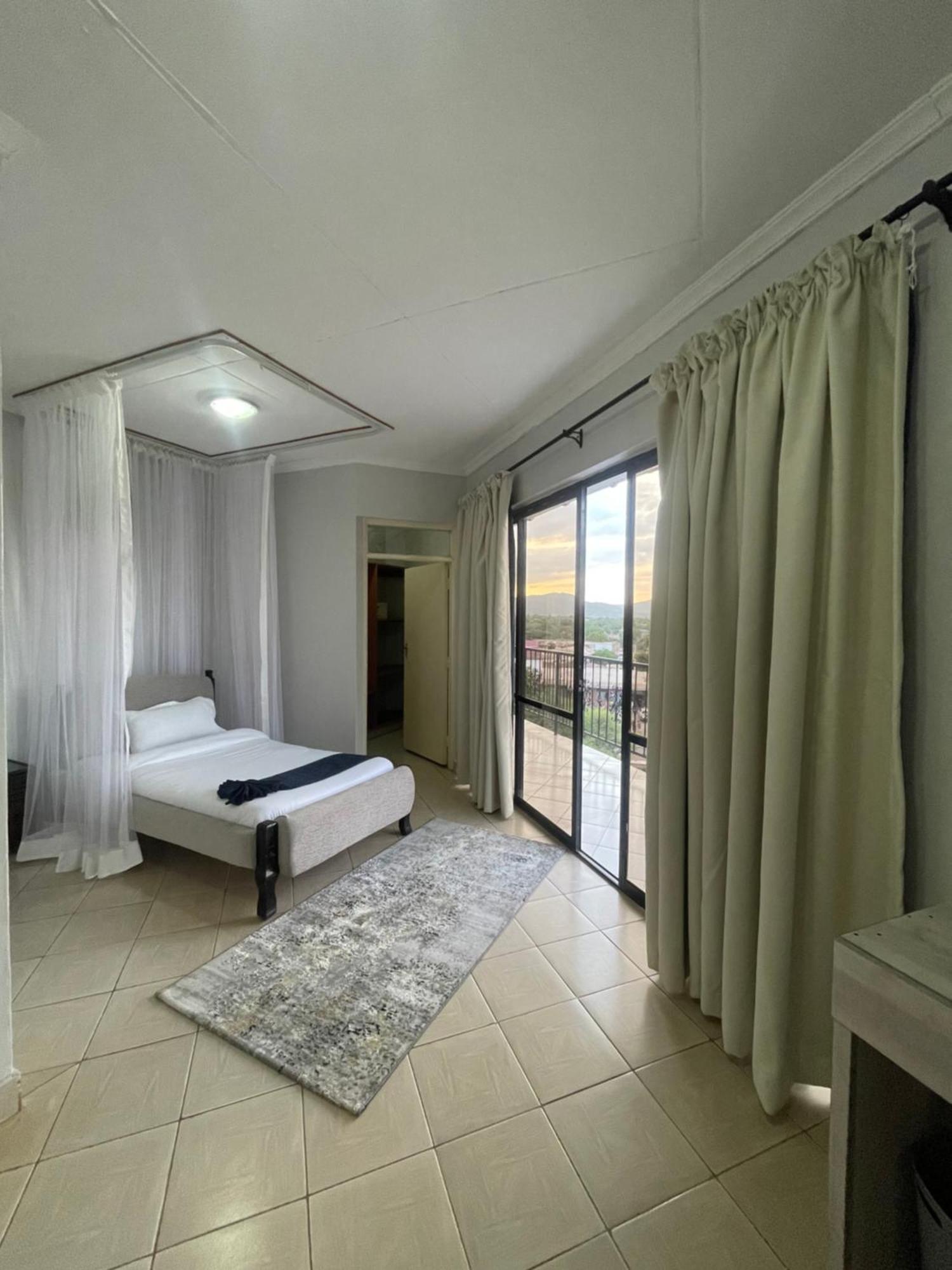 Iman Hotel Isiolo Extérieur photo